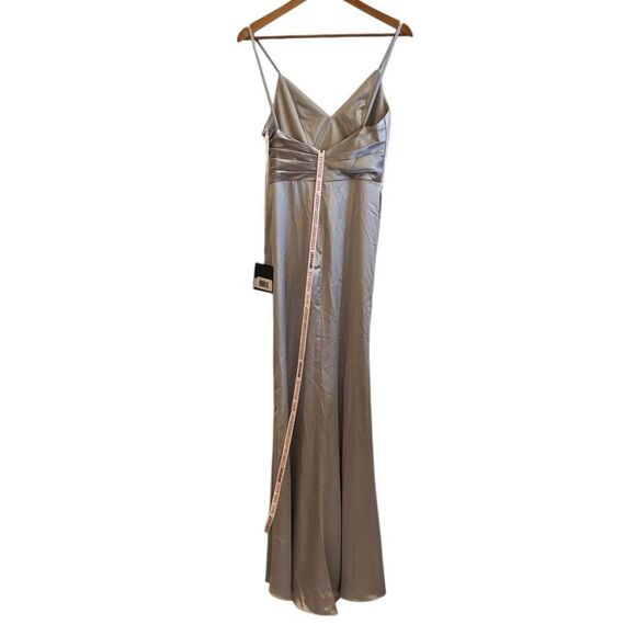 Mac Duggal Ieena NWT Elegant Silver Platinum Satin Maxi Evening Gown Size 2 - Picture 6 of 13
